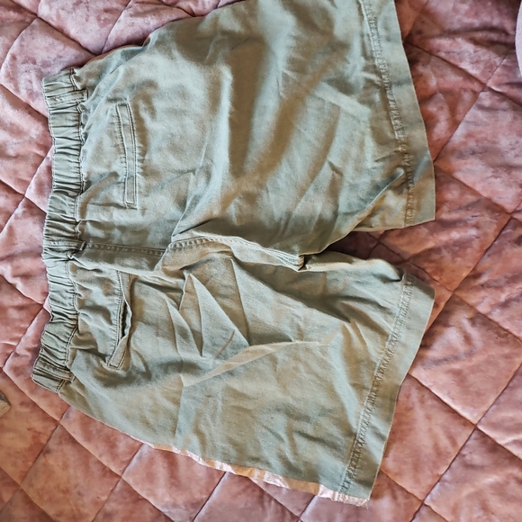 Cute J. Crew shorts - Picture 2 of 3